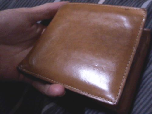 プレゼントで貰った無印のヌメ財布