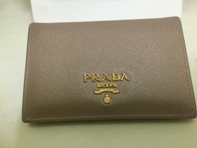 プラダの財布