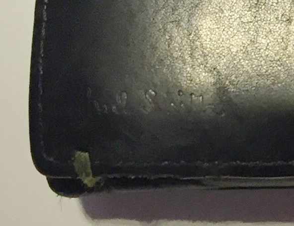 財布に刻まれたポールスミスの文字