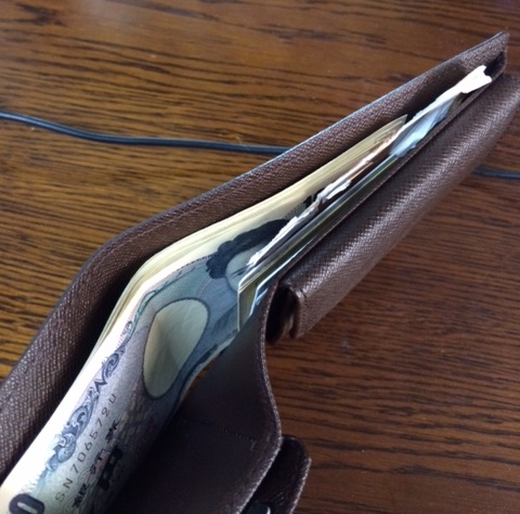 ルイ・ヴィトンのダミエ二つ折り財布のお札入れ部分