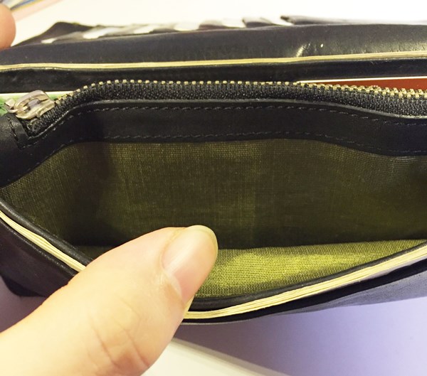 ポールスミスの財布は布の部分から壊れやすい