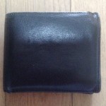 GENUINE LEATHERの二つ折り財布